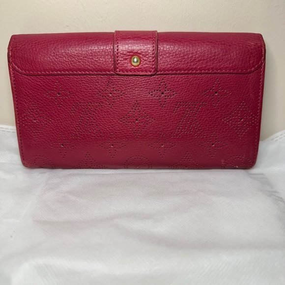 Authentic Louis Vuitton wallet - Picture 2 of 10